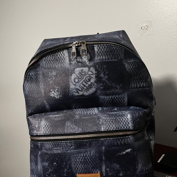 Louis Vuitton Discovery Backpack - Picture 2 of 3